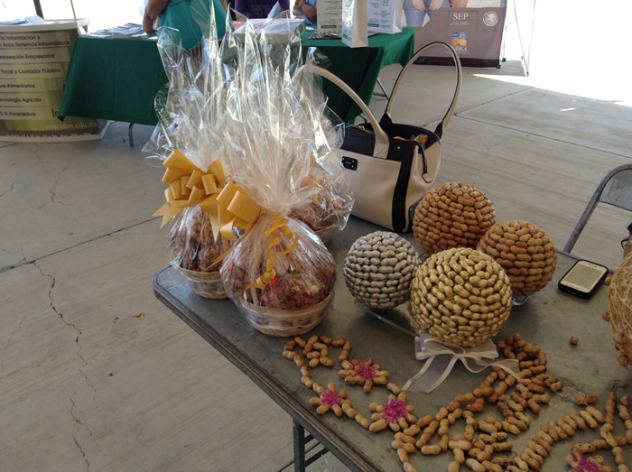 Realizan la primera feria del cacahuate en Izúcar